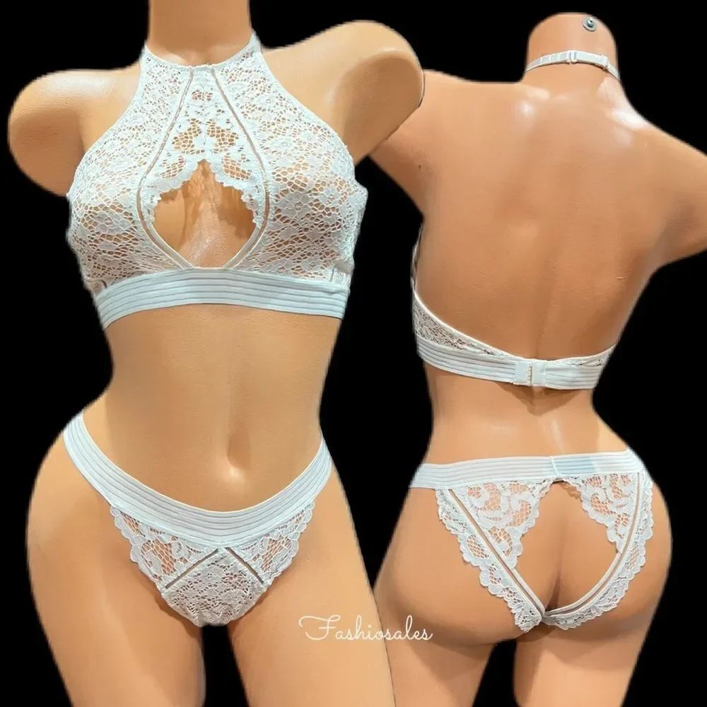 Victoria’s Secret set Very sexy high neck bralette & peekaboo cheekini panty L